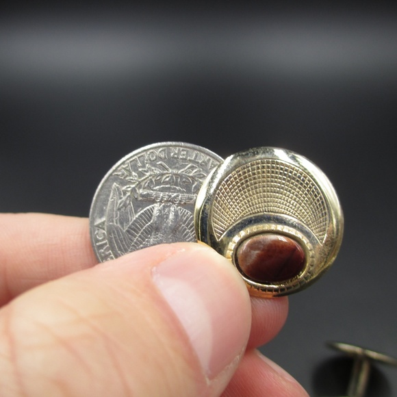 Vintage Gold Tone Brown Inlay Cuff Links - Picture 3 of 3